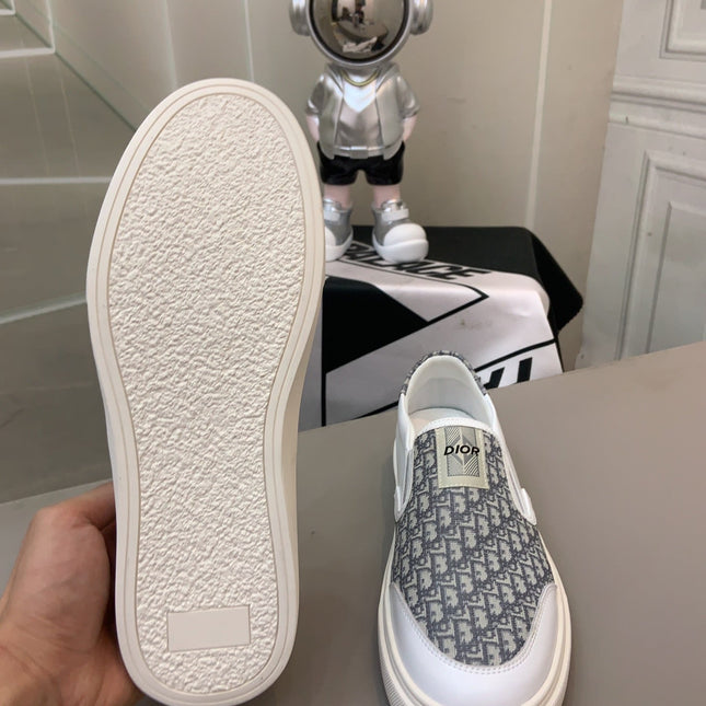 CD B23 SLIP ON WHITE CALFSKIN AND BEIGE FABRIC