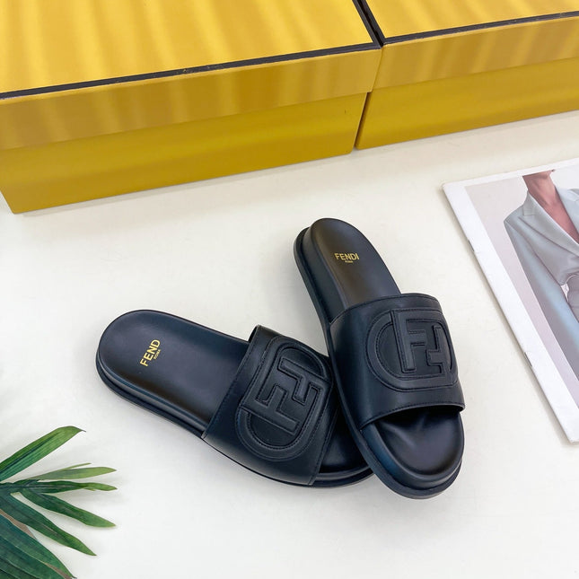 FENDI LOGO SLIDES IN BLACK CALFSKIN