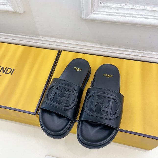 FENDI LOGO SLIDES IN BLACK CALFSKIN