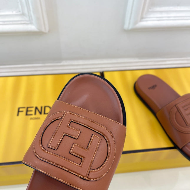FENDI LOGO SLIDES IN SYRUP BROWN CALFSKIN