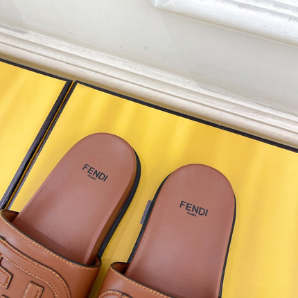 FENDI LOGO SLIDES IN SYRUP BROWN CALFSKIN