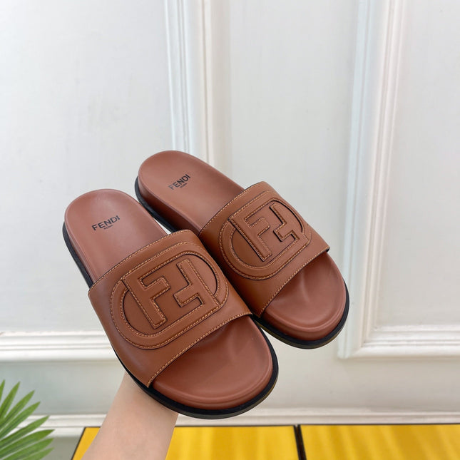 FENDI LOGO SLIDES IN SYRUP BROWN CALFSKIN