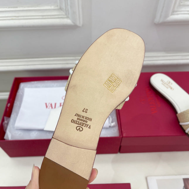 GARAVANI V LOGO SIGNATURE SLIDE IN BEIGE RAFFIA AND WHITE CALFSKIN