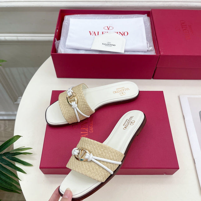 GARAVANI V LOGO SIGNATURE SLIDE IN BEIGE RAFFIA AND WHITE CALFSKIN