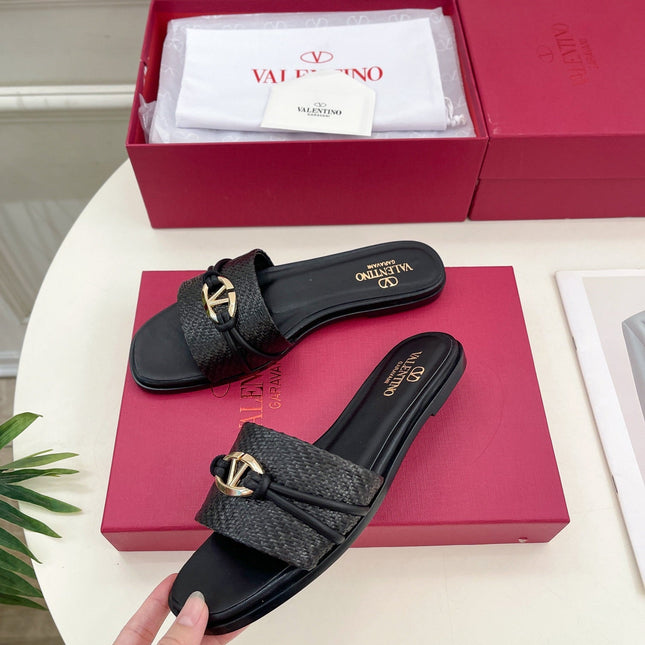 GARAVANI V LOGO SIGNATURE SLIDE IN BLACK RAFFIA AND CALFSKIN