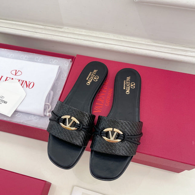 GARAVANI V LOGO SIGNATURE SLIDE IN BLACK RAFFIA AND CALFSKIN
