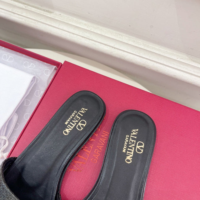 GARAVANI V LOGO SIGNATURE SLIDE IN BLACK RAFFIA AND CALFSKIN