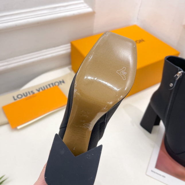 ANKLE BOOTS BLOCK HEEL 9 CM IN BLACK PEPPLE CALFSKIN