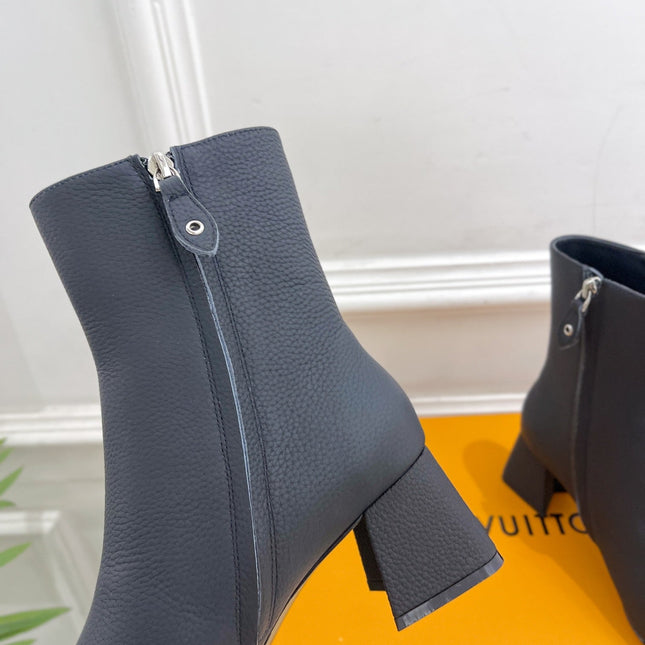 ANKLE BOOTS BLOCK HEEL 5.5 CM IN BLACK PEPPLE CALFSKIN