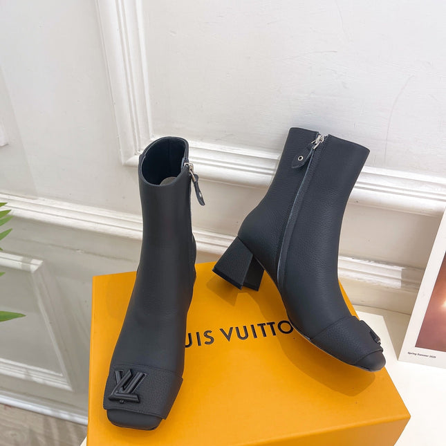 ANKLE BOOTS BLOCK HEEL 5.5 CM IN BLACK PEPPLE CALFSKIN