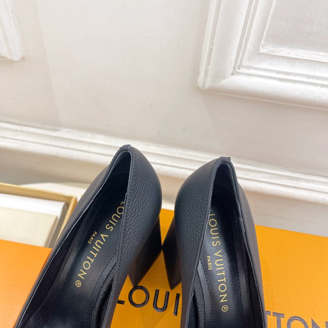 LV BLOCK HEEL PUMPS IN BLACK CALFSKIN