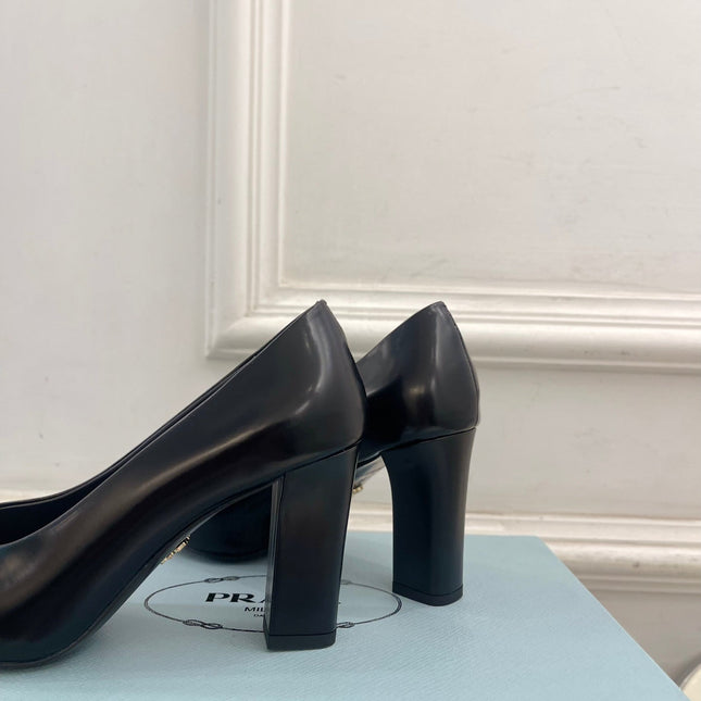 SQUARE TOE HIGH PUMPS IN BLACK SMOOTH LAMBSKIN