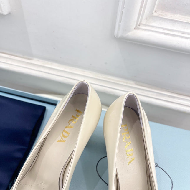 SQUARE TOE HIGH PUMPS IN WHITE GLOSSY CALFSKIN