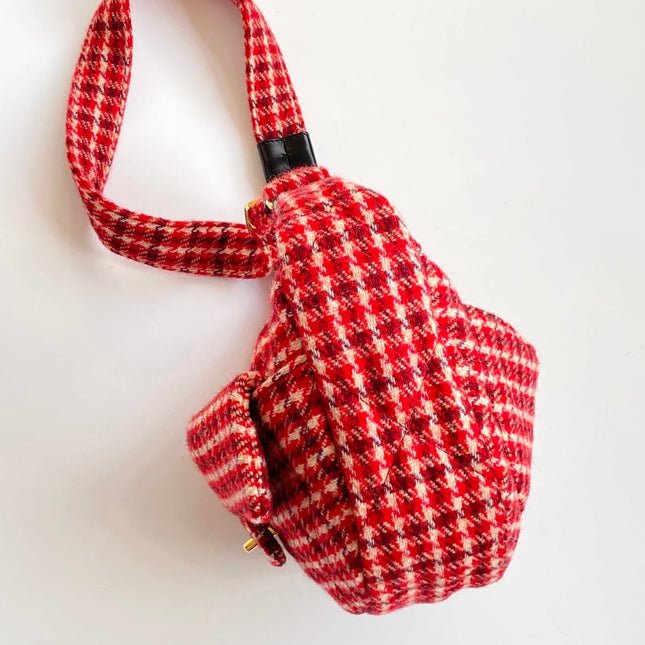 CHANEL 25S HOBO 30 CM IN RED TWEED WITH GOLD HARDWARE